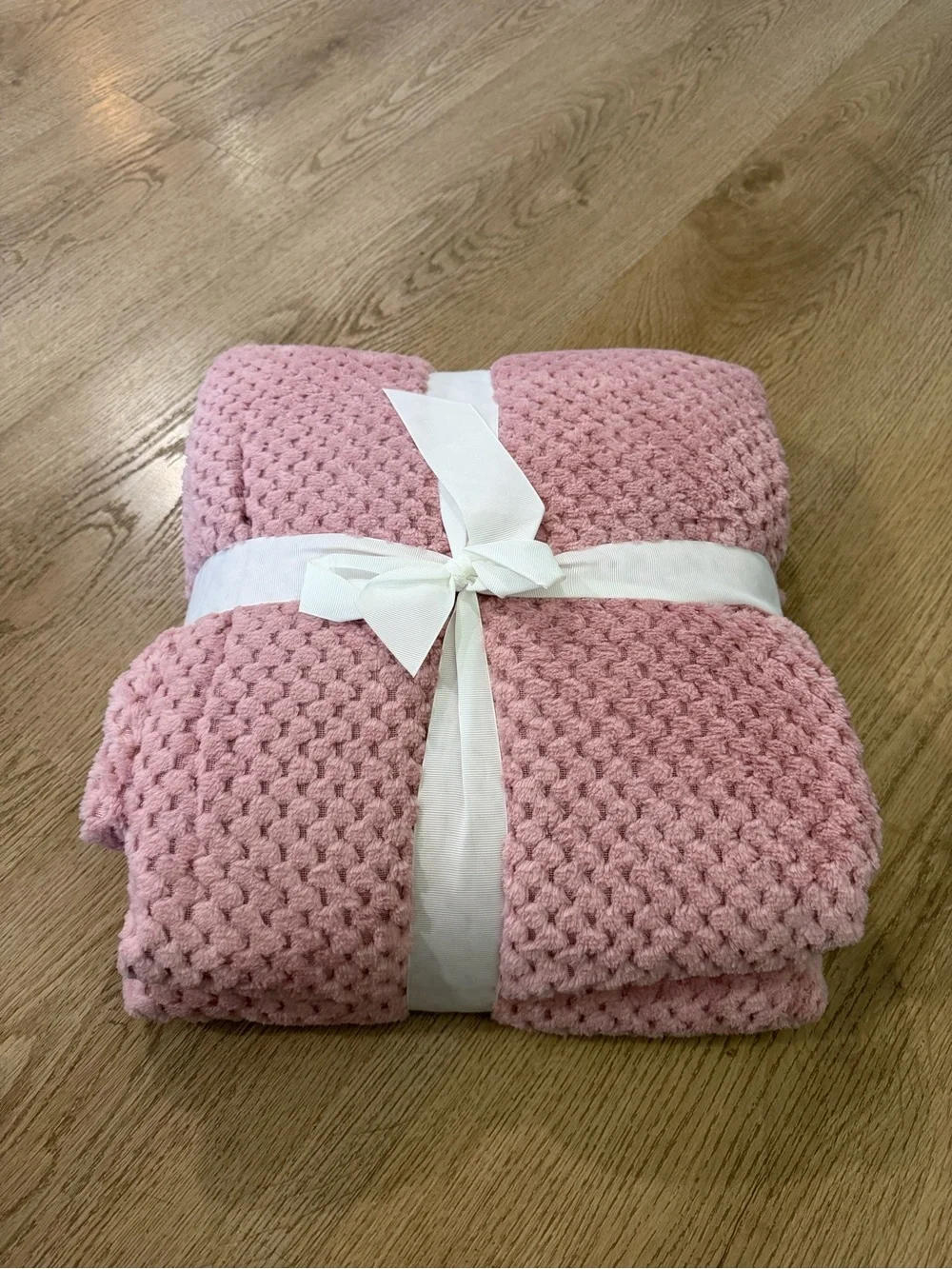 JENIN Pink Bird Nest Knit Throw Blanket - Queen